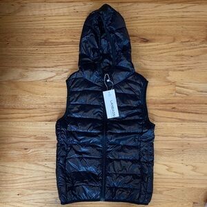 Kids Black Hooded Vest Size 6-7